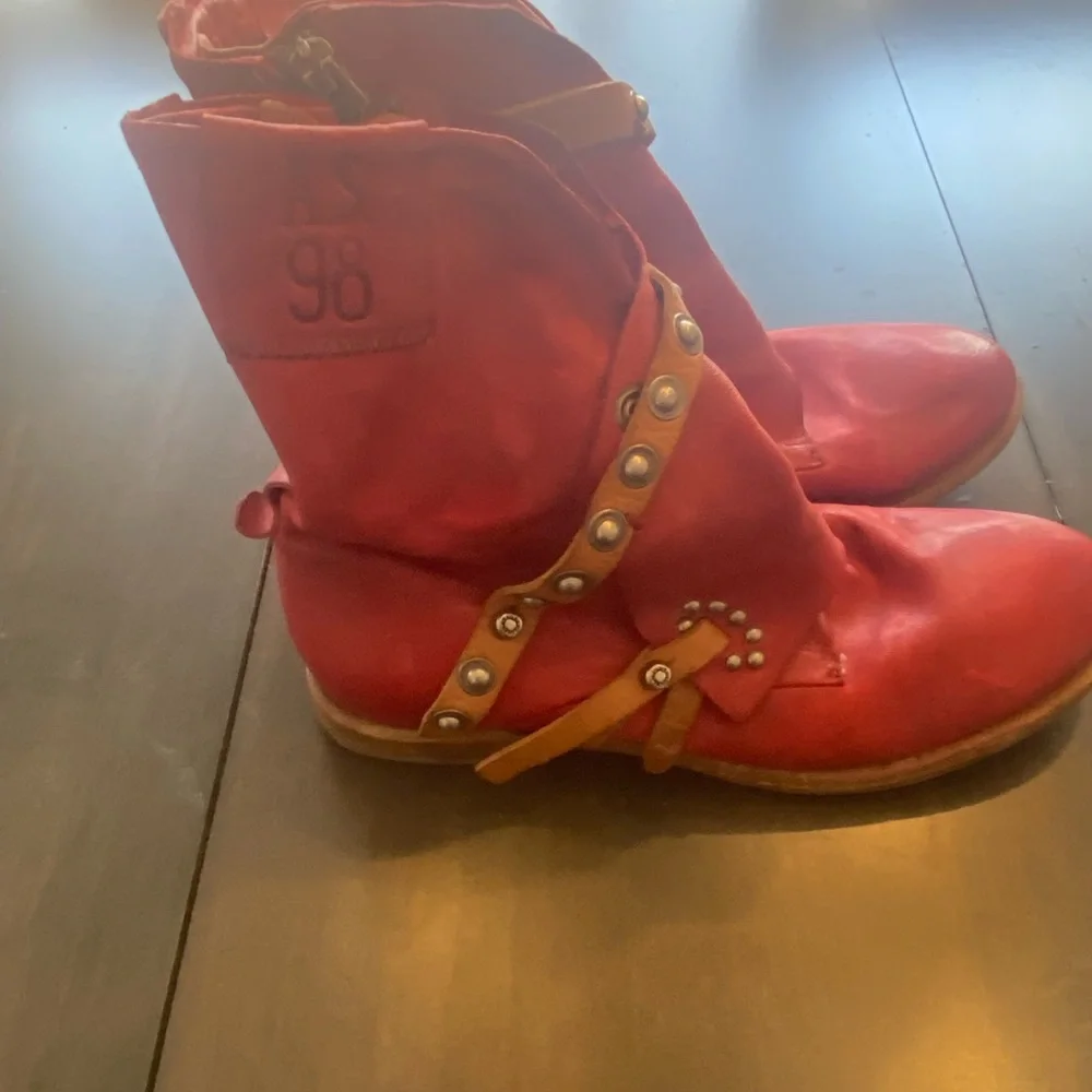 AS98 Red booties - Picture 1 of 3
